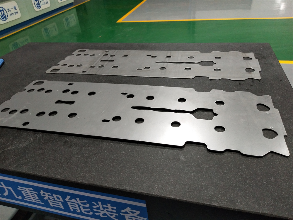 2.0 Stamping High Strength Plate Leveling